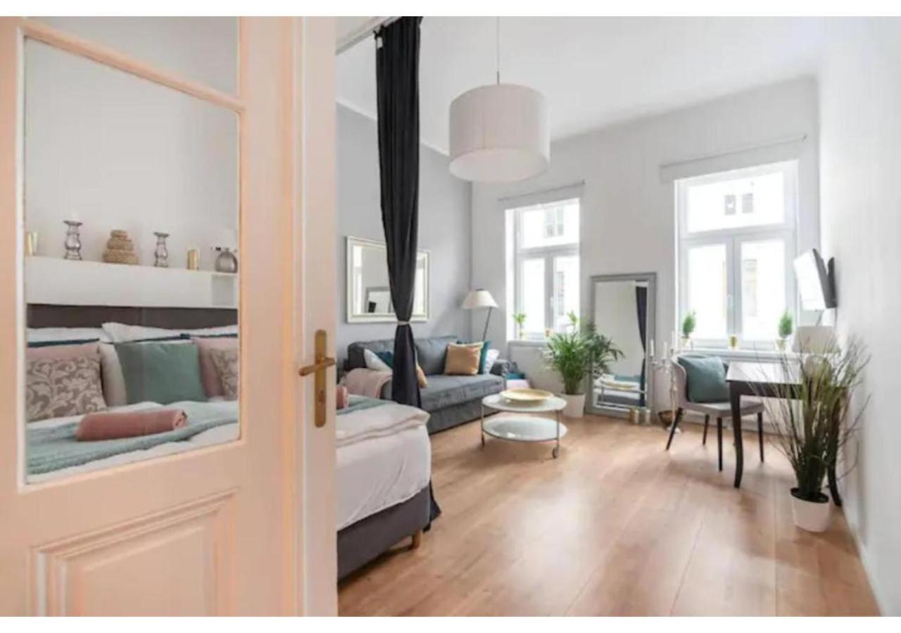 Luxurious And Bright, 5 Min To City Center Apartment Виена Екстериор снимка